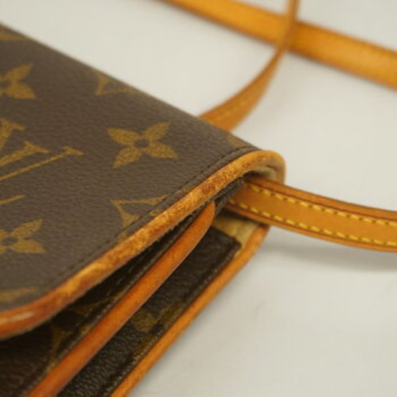 Louis Vuitton Monogram Pochette Twin GM Shoulder Bag - Picture 8 of 14